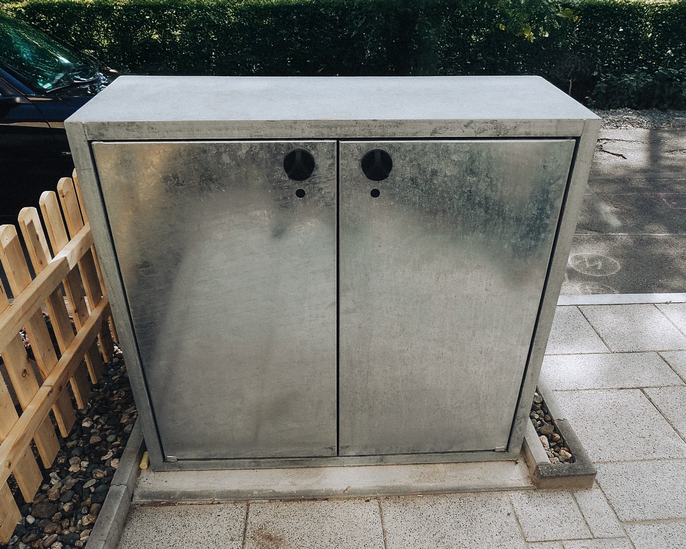 Müllschrank Klassik 1202 Sichtbeton verzinkt