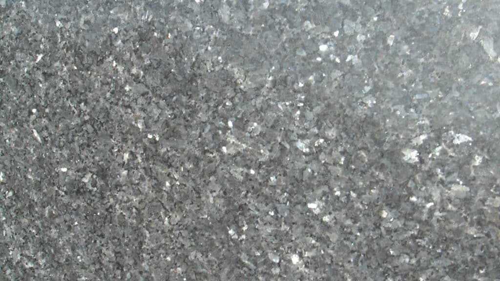 Blue Pearl poliert